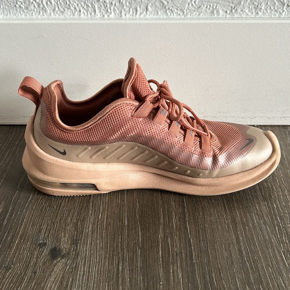 NIKE Air Max Running Shoes - Size 7 - Terra Blush - Picture 2 of 3